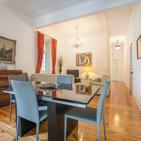 Campo Pequeno 3bdr Apartment *